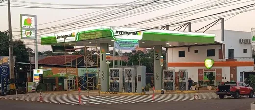 Estación de servicio Integral de día con tienda GO!